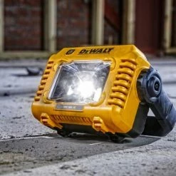 Projecteur de chantier compact XR Dewalt DCL077 18 V /12 V nu 9 Projecteur de chantier compact XR Dewalt DCL077 18 V /12 V nu -Pas Cher Materiel de chantier Magasin AFD 133372